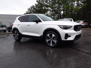 2025 Volvo XC40