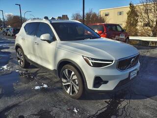 2025 Volvo XC40