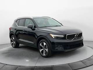 2025 Volvo XC40