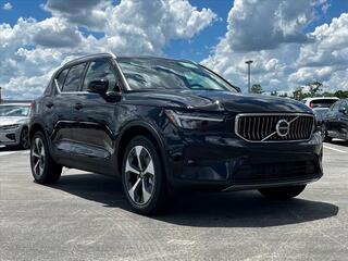 2025 Volvo XC40