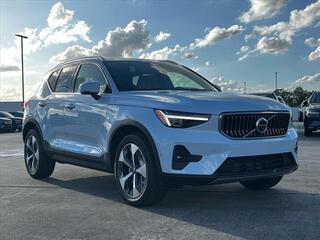 2025 Volvo XC40