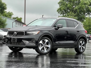 2025 Volvo XC40