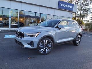 2025 Volvo XC40