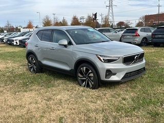 2025 Volvo XC40