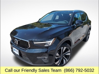 2025 Volvo XC40