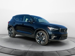 2025 Volvo XC40