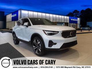 2025 Volvo XC40