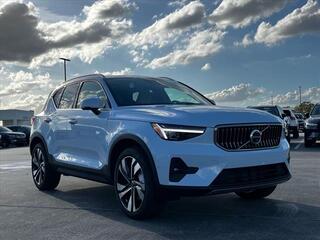 2025 Volvo XC40