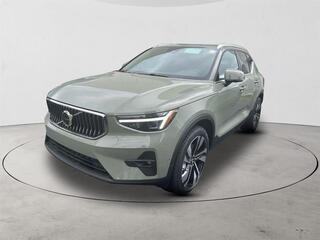 2025 Volvo XC40