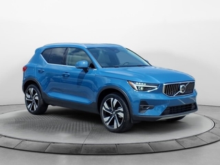 2025 Volvo XC40