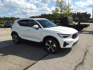 2025 Volvo XC40