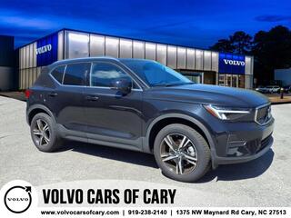 2025 Volvo XC40