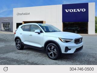 2025 Volvo XC40