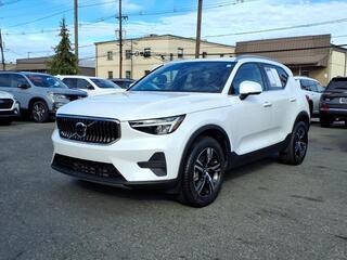 2025 Volvo XC40