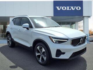 2025 Volvo XC40