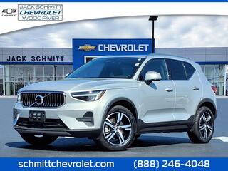 2025 Volvo XC40