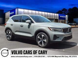 2025 Volvo XC40