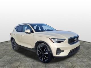 2025 Volvo XC40