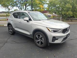 2025 Volvo XC40