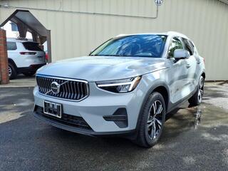 2025 Volvo XC40