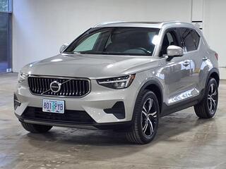 2025 Volvo XC40