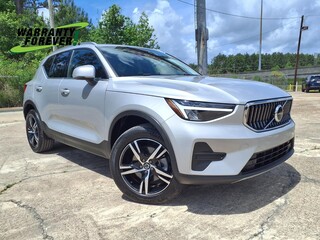 2025 Volvo XC40