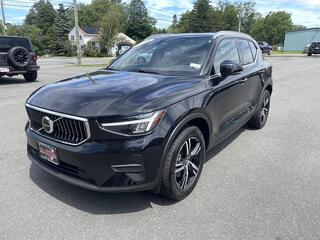 2025 Volvo XC40