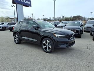 2026 Volvo XC40