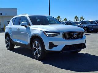 2025 Volvo XC40