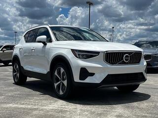 2025 Volvo XC40