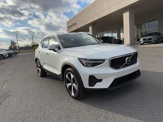 2025 Volvo XC40