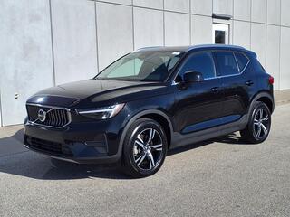 2025 Volvo XC40