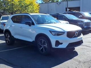 2024 Volvo XC40