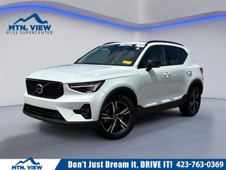 2023 Volvo XC40