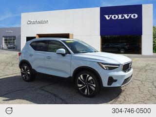 2025 Volvo XC40