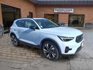 2025 Volvo XC40