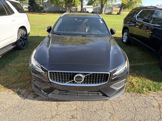 2023 Volvo V60 Cross Country