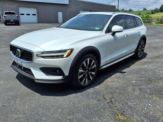 2023 Volvo V60 Cross Country