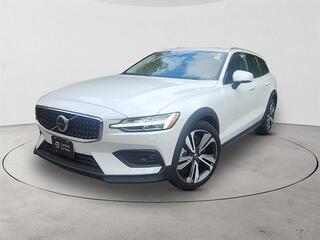 2025 Volvo V60 Cross Country for sale in Matteson IL