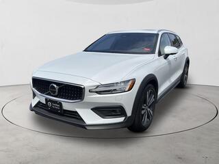 2025 Volvo V60 Cross Country for sale in Matteson IL