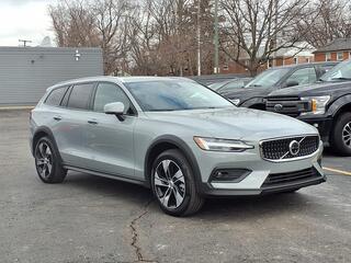 2025 Volvo V60 Cross Country