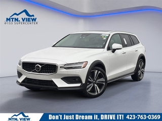 2025 Volvo V60 Cross Country
