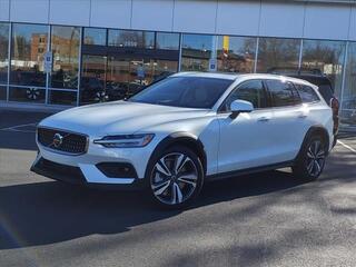 2025 Volvo V60 Cross Country