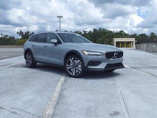 2024 Volvo V60 Cross Country