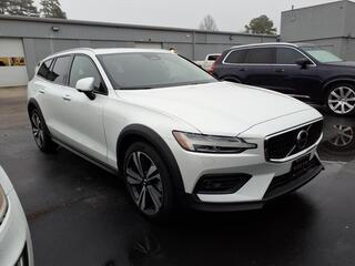 2023 Volvo V60 Cross Country